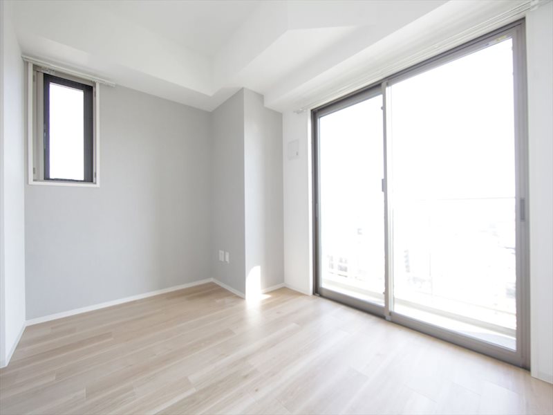 居室・リビング　洋室6.0帖　エアコン完備　南向きバルコニー