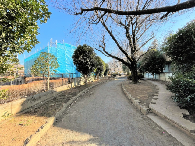 公園　堀合遊歩道（公園）まで737m