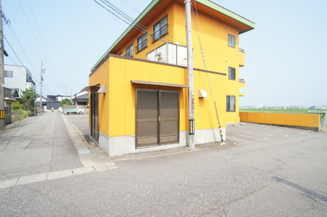 その他　敷地内ごみ捨て場