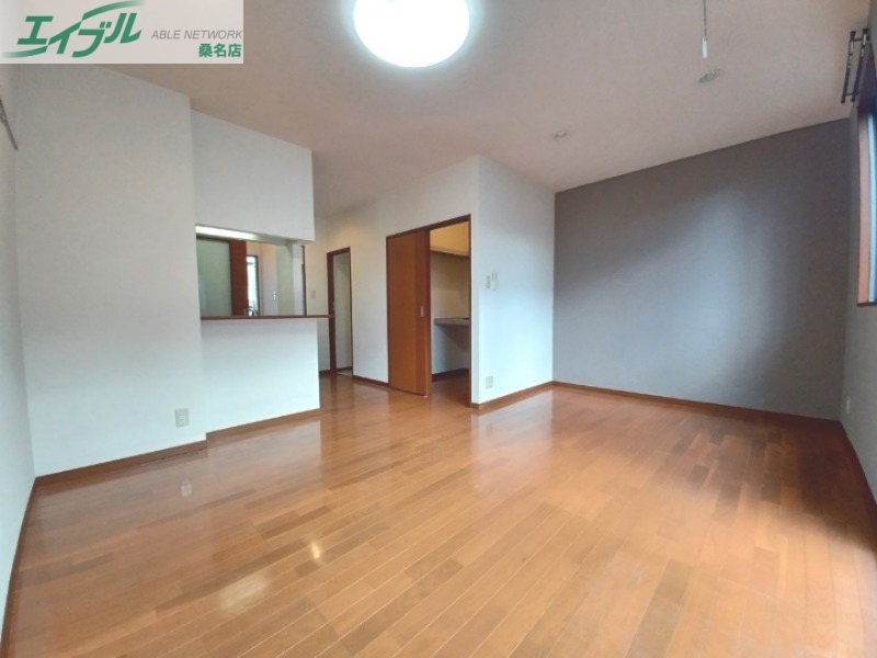 居室・リビング　同物件参照写真