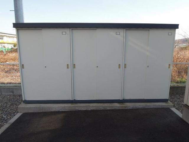 その他設備　物置もありタイヤの収納も