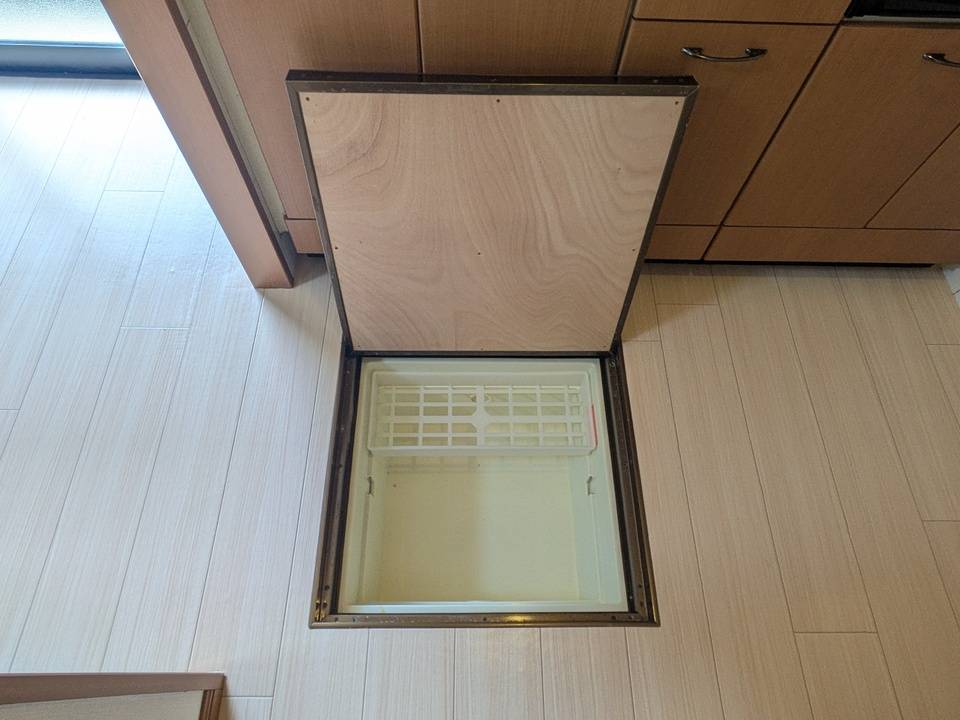 収納　床下収納