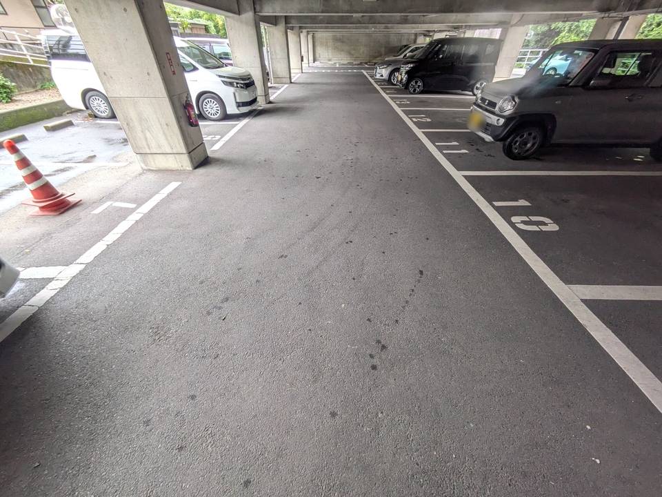 駐車場　駐車場