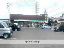 コンビニ　ファミリーマートエムズドラッグ大和高田店（コンビニ）まで395m