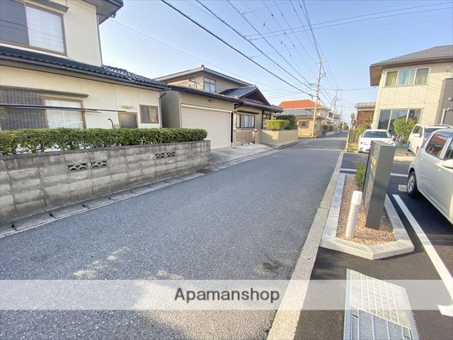 その他　前面道路（その他）まで0m