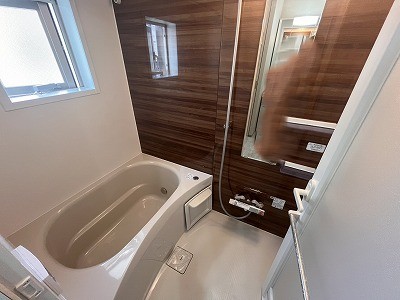 バス・シャワールーム　落ち着いた空間のお風呂です