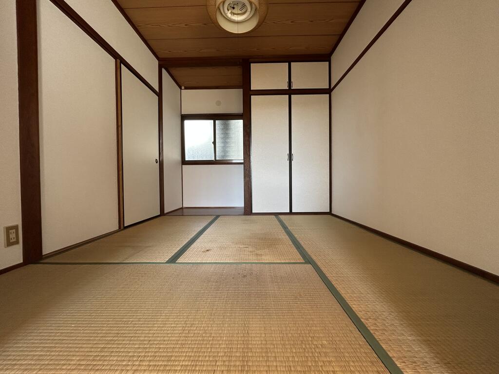 その他共有部分　引き渡しの前に畳の表替えを行います。