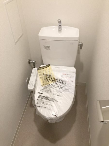 トイレ　※別のお部屋のお写真です。御参考までに。