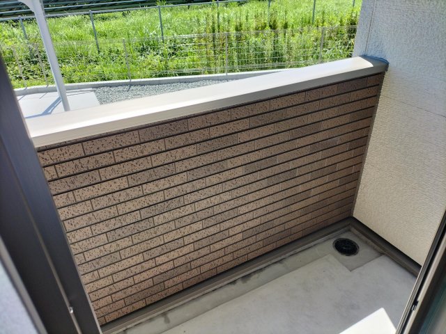 バルコニー　外からの目が気にならないバルコニーで洗濯物が干せます