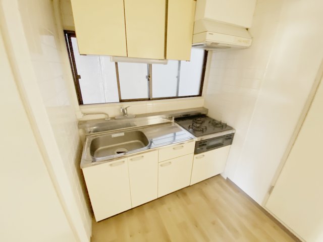 キッチン　窓のあるキッチンスペース☆