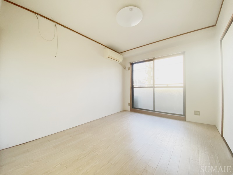 居室・リビング　6.5帖の洋室は2面採光！