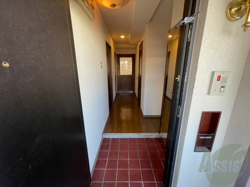 玄関　玄関の様子です。明るい印象ですね。気分もあがりそう。