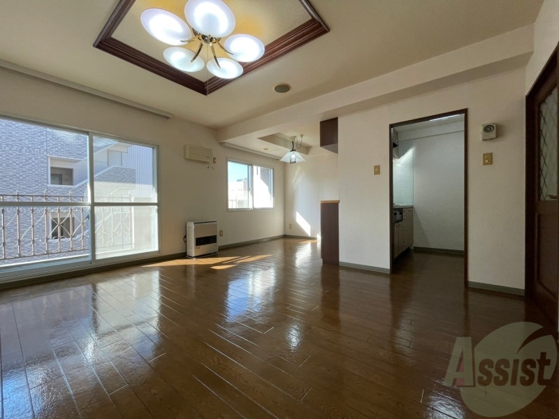 居室・リビング　広くてキレイなお部屋が広がっていて、充実した生活が送れそう。