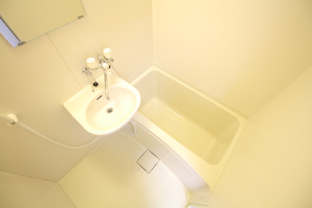 バス・シャワールーム　風呂・トイレはセパレートです。