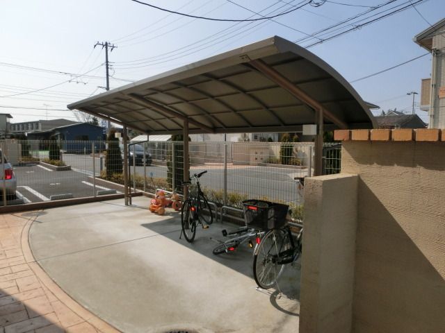その他　敷地内屋根付き駐輪場