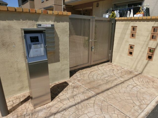 セキュリティ　オートロック完備で安心です