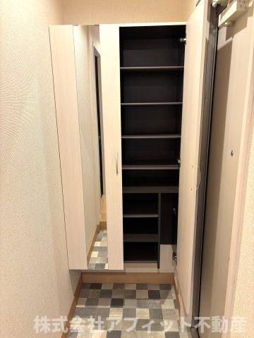 玄関　シューズボックス