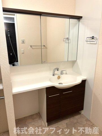 洗面設備　洗髪洗面化粧台