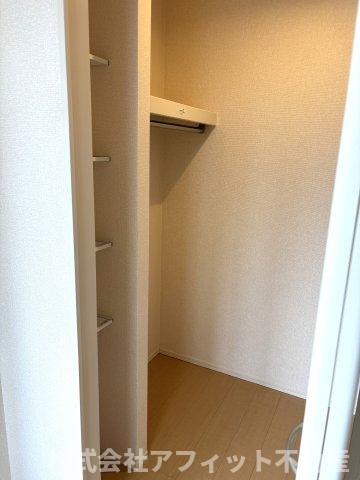 収納　ウォークインクローゼット