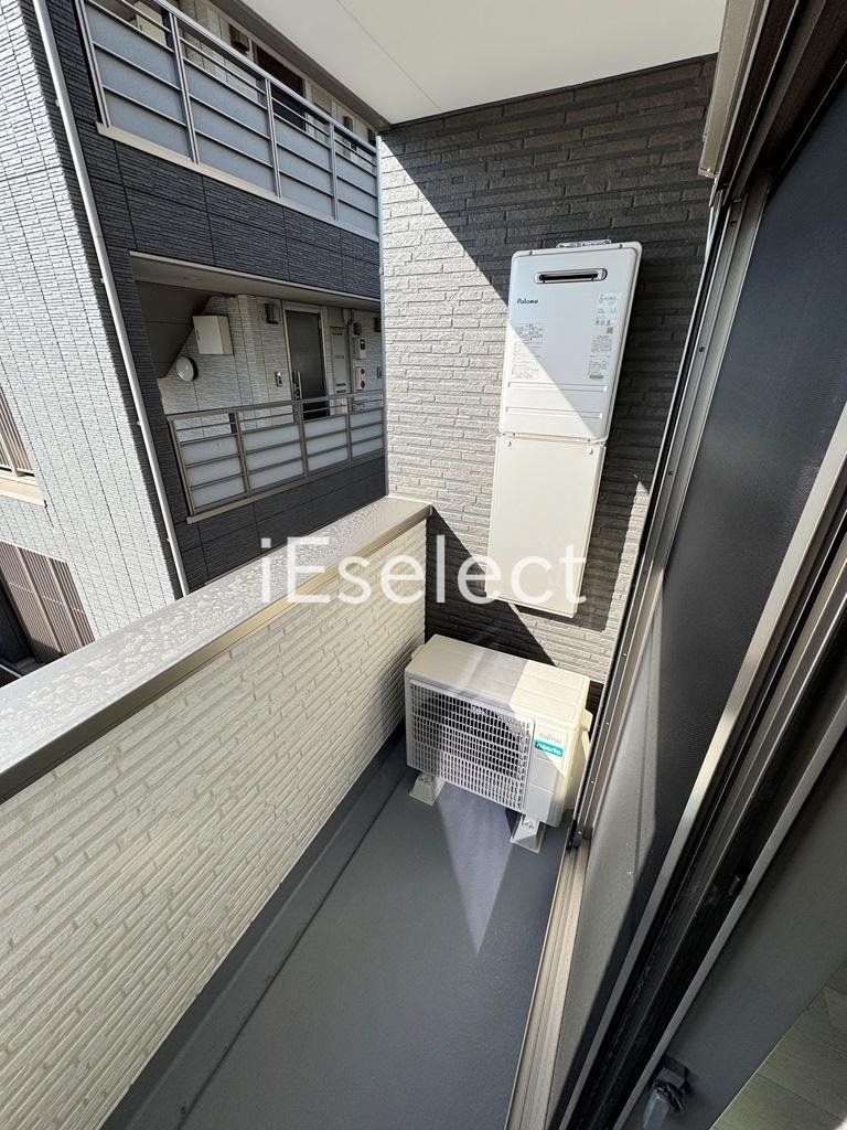 バルコニー　お洗濯物はこちらで