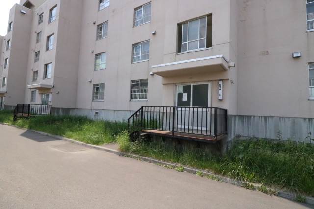 エントランス　建物入り口