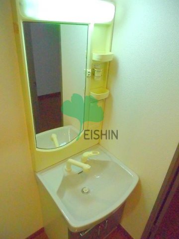 洗面設備　シンプルで使いやすい洗面台です！