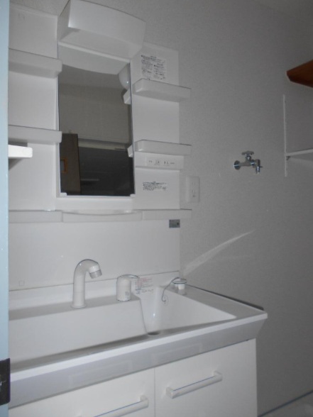 洗面設備　同物件、別号室の写真です。