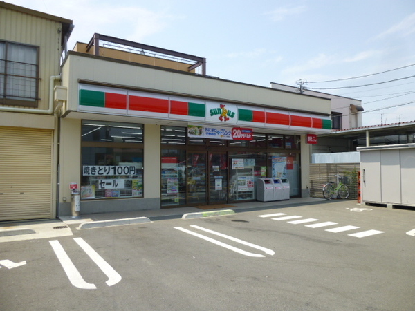 コンビニ　ファミリーマート小田原千代店（コンビニ）まで701m