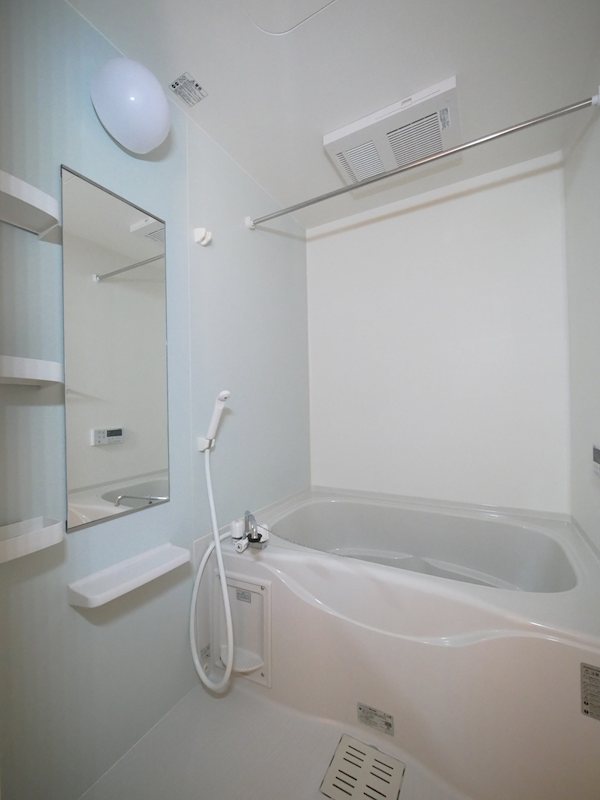 バス・シャワールーム　シャワー・追い焚き給湯