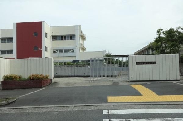 小学校　富田林市立藤沢台小学校（小学校）まで496m