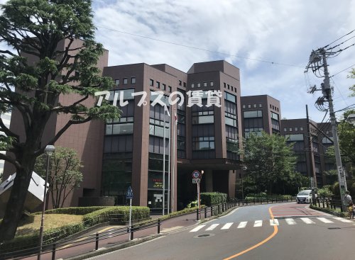 図書館　横浜市中央図書館（図書館）まで828m