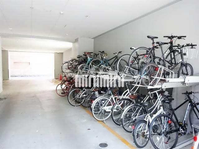駐車場　駐輪場があります