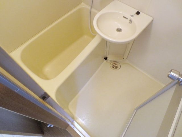 バス・シャワールーム　別部屋参考写真