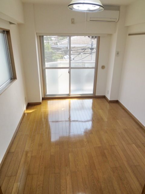 居室・リビング　別部屋参考写真