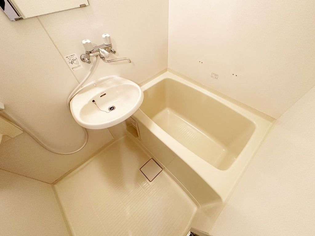 バス・シャワールーム　洗面