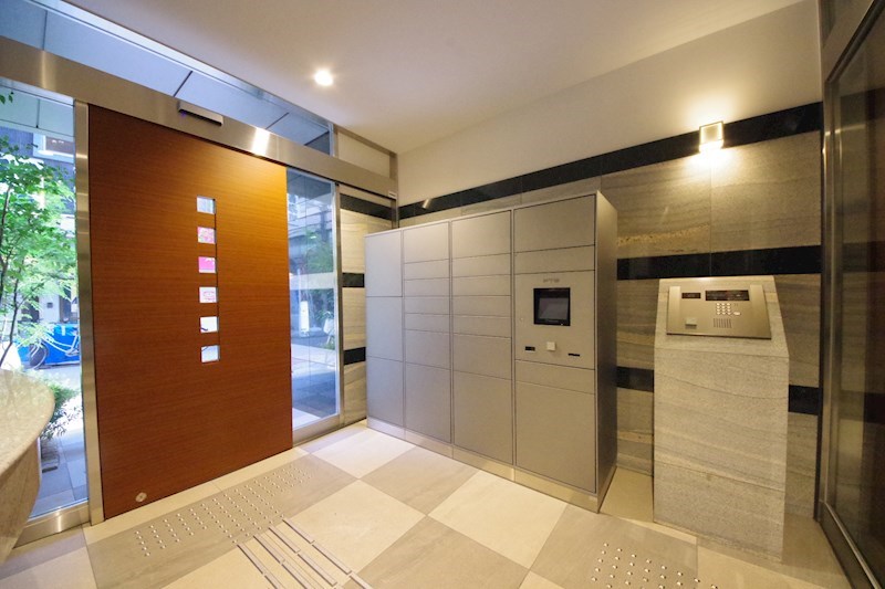 エントランス　宅配ボックス導入！オートロックとの連動機能もございます♪