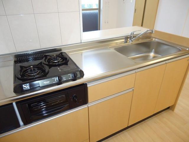 キッチン　ガスコンロ付きのシステムキッチン♪