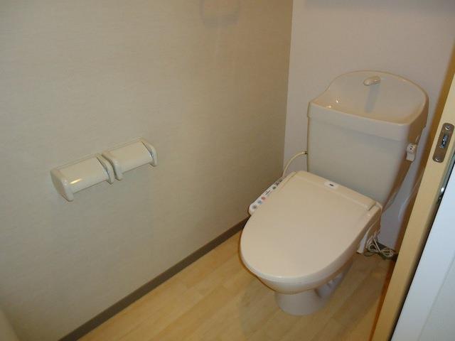 トイレ　ウォシュレット付きの洋式トイレ♪