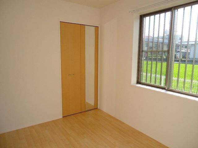 その他部屋・スペース　収納付きで寝室に最適な洋室5.5帖♪