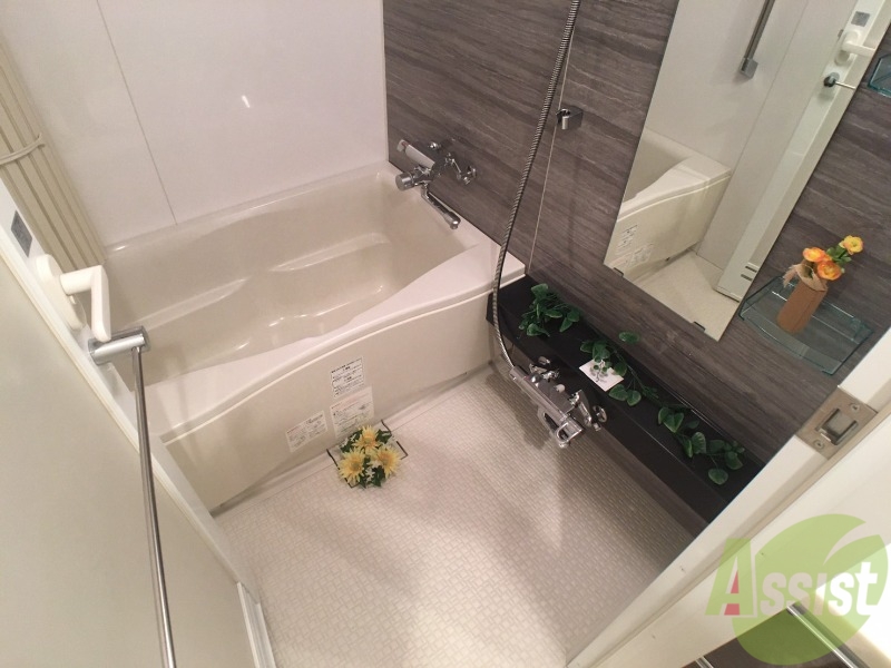 バス・シャワールーム　お風呂になります。一日の疲れを癒してくださいね。