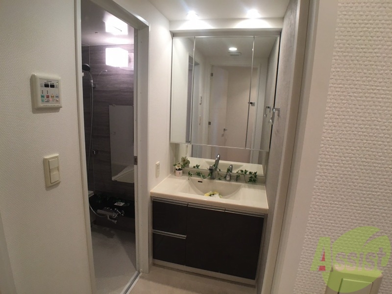 洗面設備　こちらに洗面台があります。朝の洗顔はこちらで。