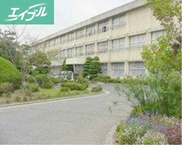 小学校　倉敷市立西阿知小学校（小学校）まで1059m