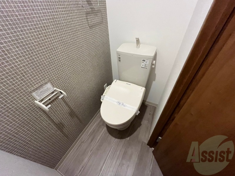 トイレ　シャワートイレになっているので快適です！