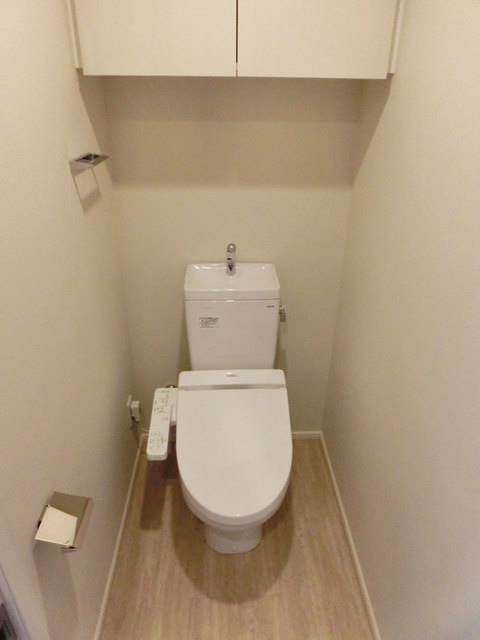 トイレ　※写真は同タイプ住戸です。