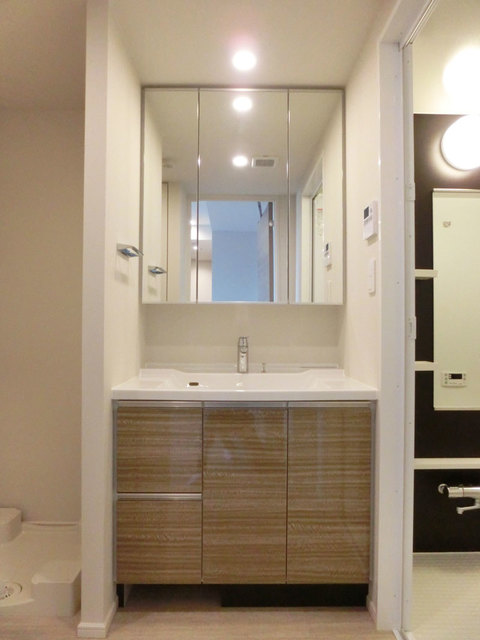 洗面設備　※写真は同タイプ住戸です。