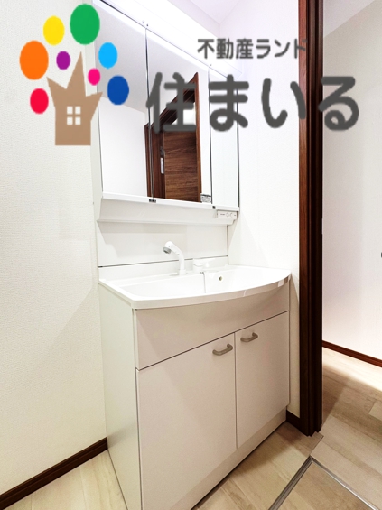 洗面設備　※写真は同型タイプとなります