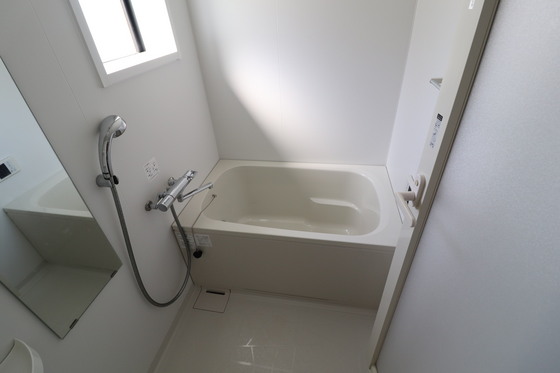 バス・シャワールーム　※別部屋の写真です