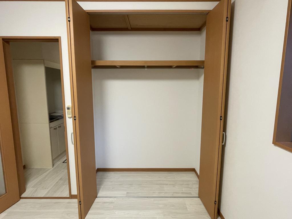 収納　天井まで収納力タップリですね。