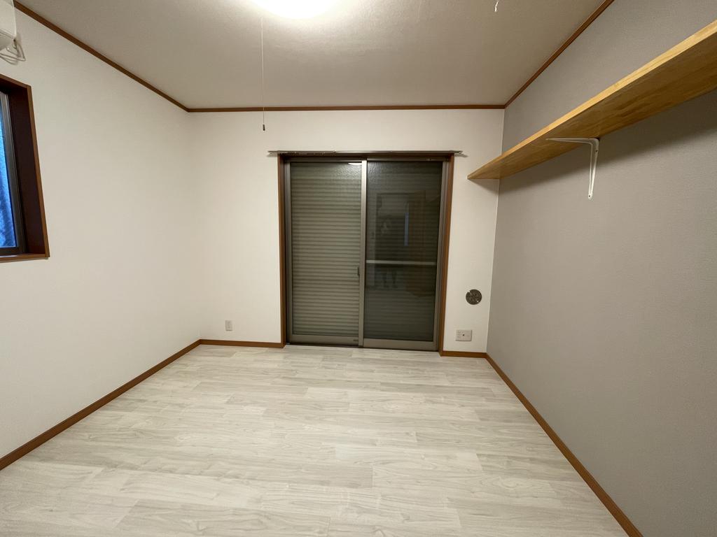 居室・リビング　床は明るいアッシュ系です。