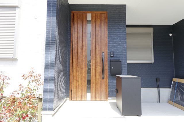 玄関　専用宅配ボックス完備